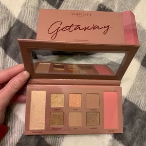 Wander beauty getaway eye and face palette